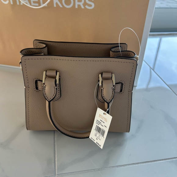 NWT Michael Kors Extra Small Camel Crossbody Bag - Picture 3 of 4